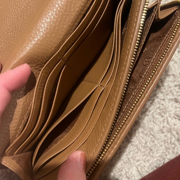 Tory Burch like new Brown Britten Duo Wallet with Tag - Picture 9 of 10